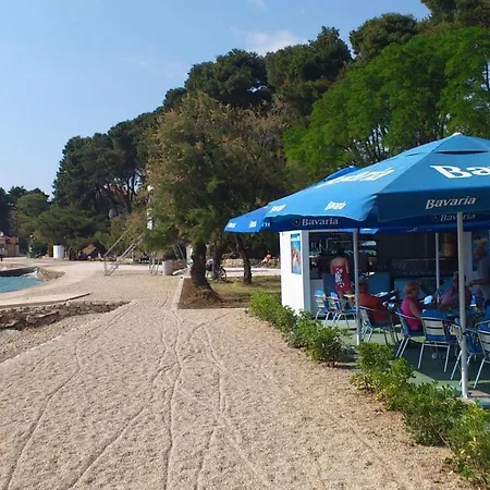 Nela Апартаменти *