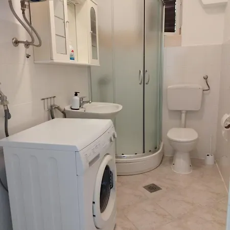 Nela Апартаменти *